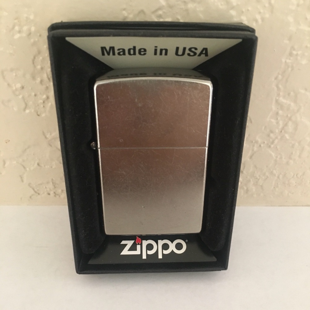 Zippo Brushed Chrome Windproof Lighter